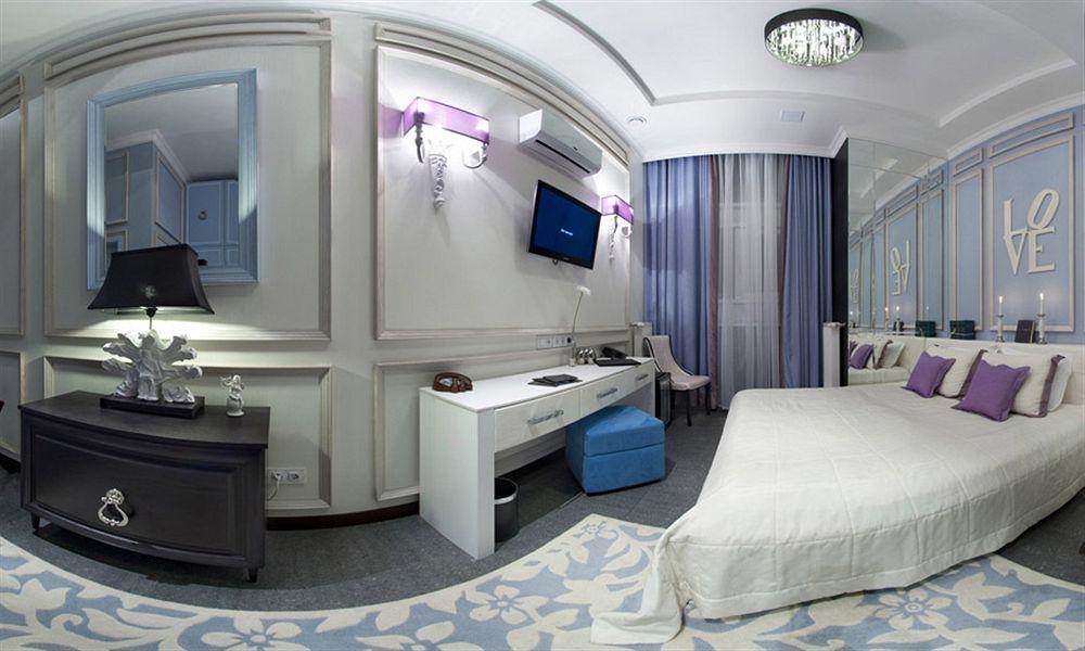 มิแร็กซ์ บูติค โฮเต็ล Hotel คาร์คิฟ ภายนอก รูปภาพ