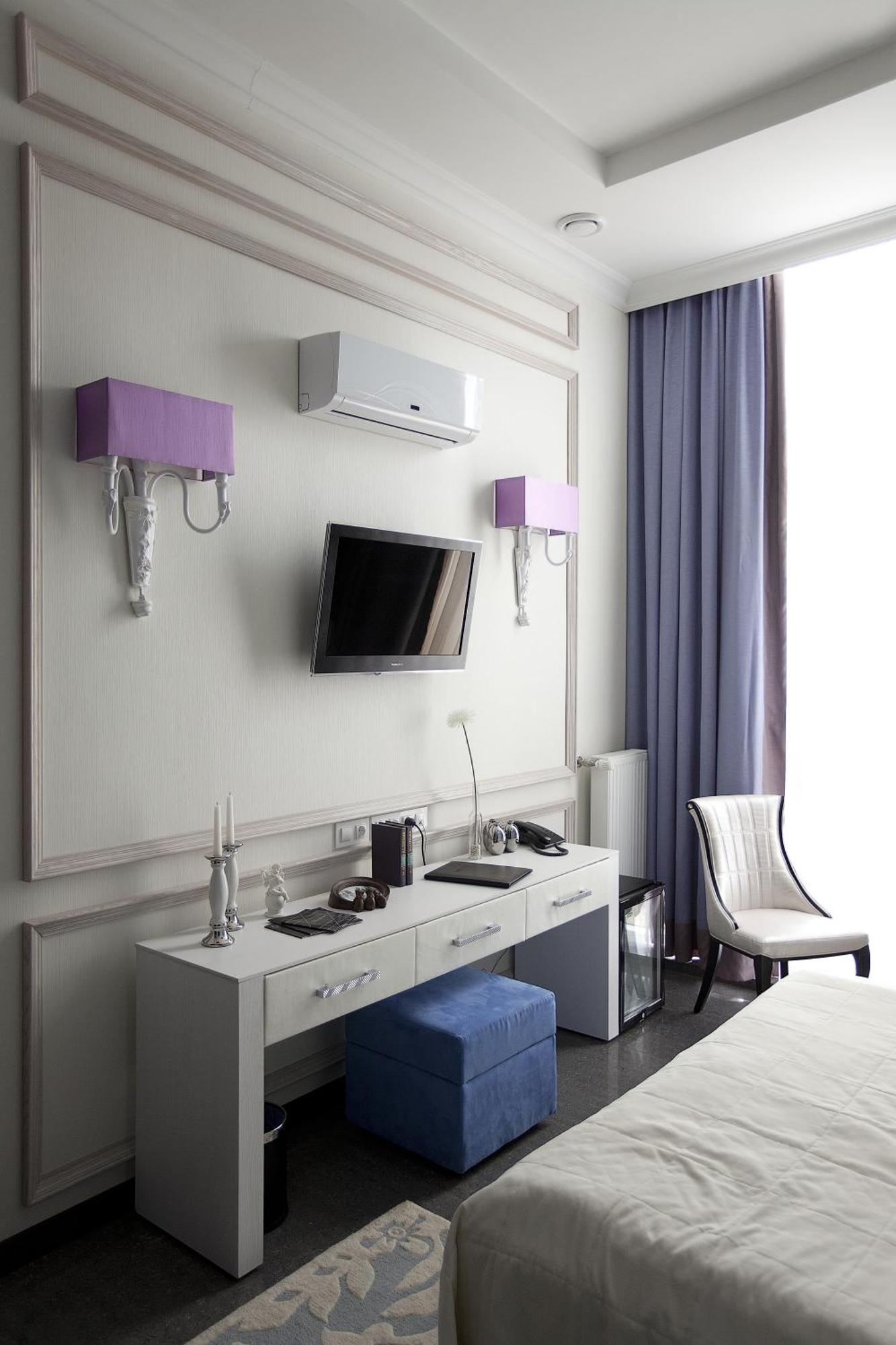 มิแร็กซ์ บูติค โฮเต็ล Hotel คาร์คิฟ ภายนอก รูปภาพ