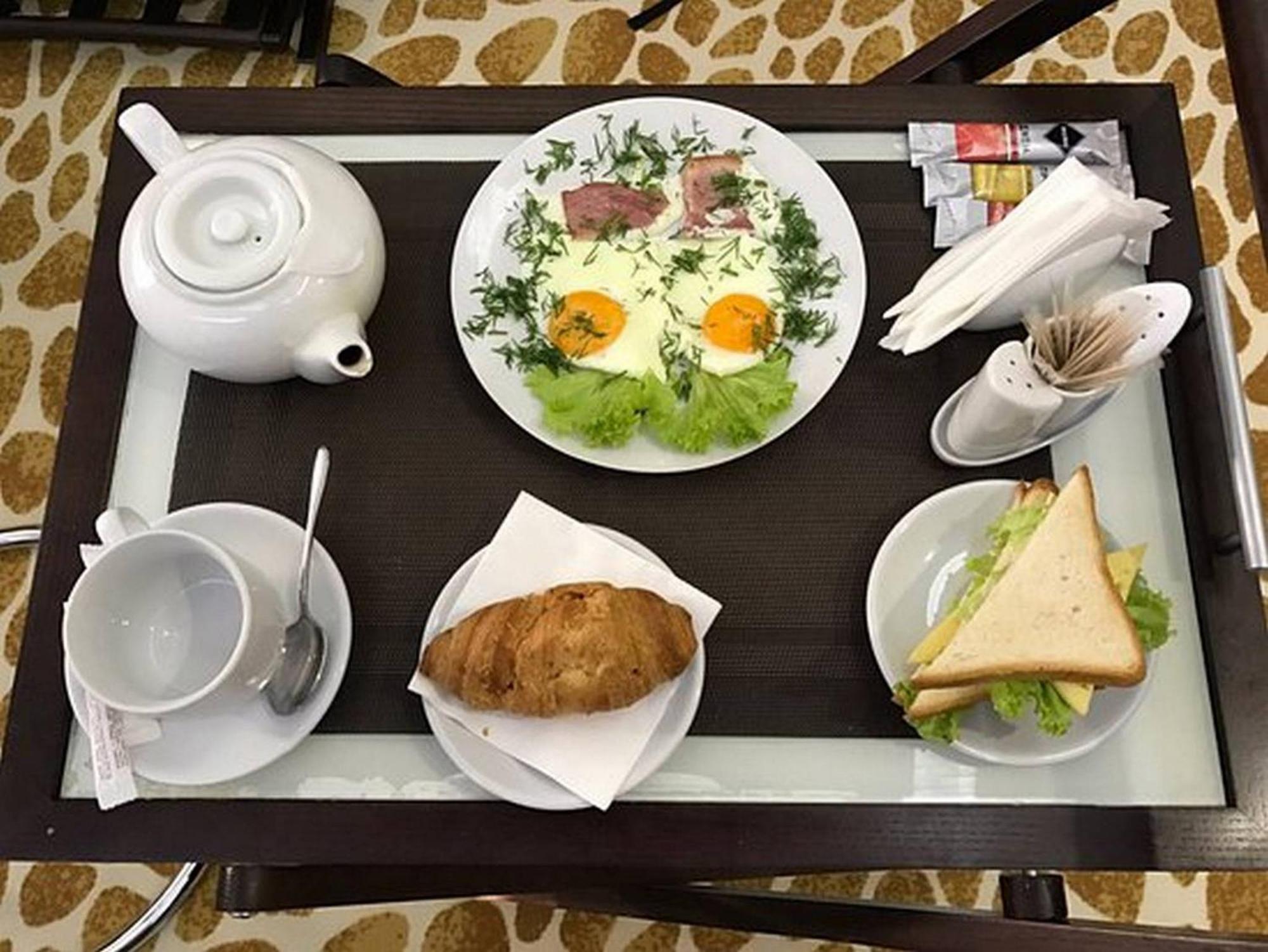 มิแร็กซ์ บูติค โฮเต็ล Hotel คาร์คิฟ ภายนอก รูปภาพ